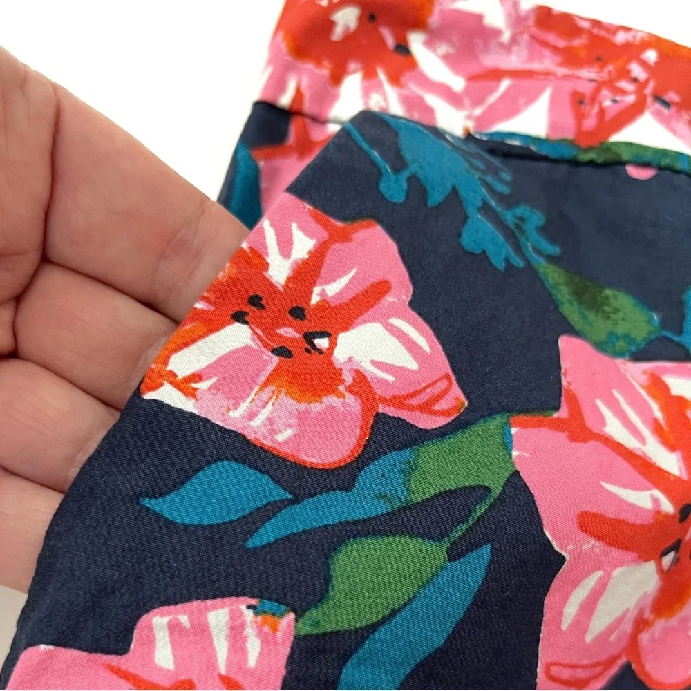 NWT Joe Fresh Navy 100% Cotton Shorts with Tropical Floral Print - Picture 3 of 6